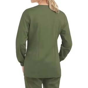 Blouses médicales personnalisables avec logo et couleurs, vêtements de travail médicaux, prix de gros, coupe ajustée, mélange de spandex, blouses médicales en gros - Product Image 3