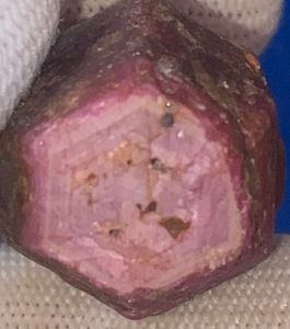 พลอยทับทิมดิบธรรมชาติจากเคนยา เหมืองเฟโมส จอห์น โซล น้ำหนัก 169.55 กะรัต - Product Image 1