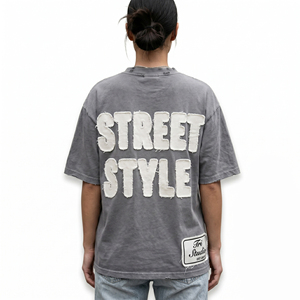 T-shirt Femme Style Urbain Brodé Effet Vieilli Col Rond Épaules Tombantes avec Patchs Délavés - Product Image 2