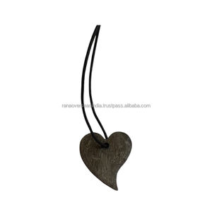 Collier pendentif en fer en métal en forme de coeur de qualité supérieure Bijoux intemporels et à la mode Grand cadeau pour elle et lui - Product Image 2