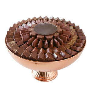 Cuenco de metal color oro rosa de diseño antiguo para chocolate, decoración para eventos, bandeja para dulces y golosinas para ocasiones especiales y decoración del hogar en oferta. - Product Image 1