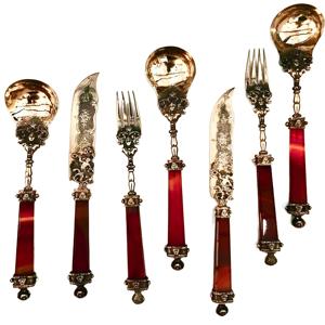 Ensemble de couverts vintage plaqués or royal avec manches en agate rouge, couteau, fourchette, cuillère, vaisselle de luxe pour une table élégante et un usage hôtelier - Product Image 1