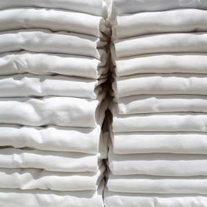 เสื้อยืดสีขาว ผ้าฝ้าย แขนสั้น แบบพื้นฐาน สำหรับผู้ชายและผู้หญิง พร้อมบริการ OEM ODM ปรับแต่งได้ - Product Image 2