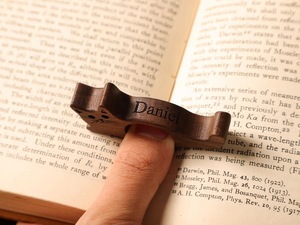 Soporte de Anillo para el Dedo para Leer Libros, Sujetador de Dedos de Madera - Product Image 6