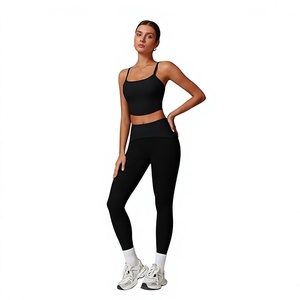 Ensemble de yoga pour femmes à séchage rapide pour studio de Pilates, ensemble soutien-gorge et leggings en polyester et élasthanne, vêtements de sport en gros, vêtements de sport personnalisés en usine - Product Image 1