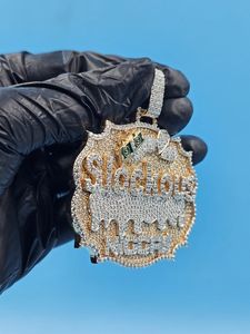 จี้ฮิปฮอปมอสซาไนต์แบบกำหนดเอง จี้วงกลมสองสีพร้อมตัวอักษรชื่อ จี้เงินแท้ 925 ผ่านการทดสอบเพชร เหมาะสำหรับเป็นของขวัญ - Product Image 6