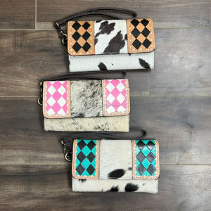 กระเป๋าคลัทช์ยาวหนังวัวแท้, กระเป๋าเงินหนังวัวแท้มีสายคล้องข้อมือ - Product Image 4