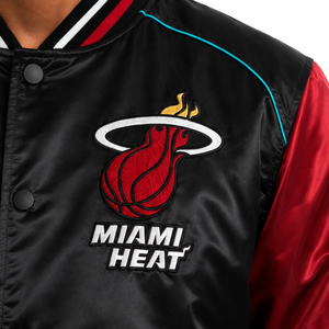 Veste de baseball en satin noir, couleur de l'équipe de basket de Miami, broderie personnalisée, vêtements d'équipe sportive, fabricant en gros - Product Image 5