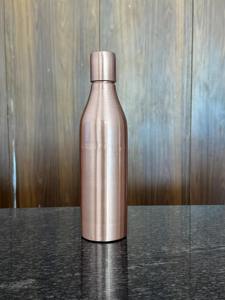 Bouteilles en cuivre simples, idéales pour les bureaux, les voyages, les écoles, bouteille d'eau en cuivre pur durable et pour usage quotidien, vente en gros depuis l'Inde - Product Image 6