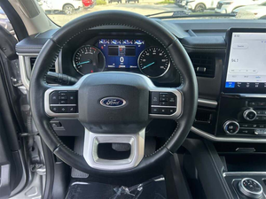 Superbe Ford Expedition XLT RWD 2024 d'occasion, jantes en alliage R17, sièges en tissu côté gauche, climatisation adaptative, sièges trois rangées, démarrage à distance - Product Image 6