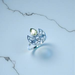 แหวนลายดอกบัวประดับพลอยซิทรินเจียระไนธรรมชาติ เงินแท้ 925 ราคาขายส่ง - Product Image 2