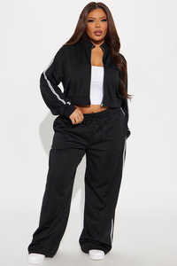 Conjunto de 2 Piezas Personalizado de Sudadera con Capucha y Pantalones Acampanados de Estilo Urbano con Pedrería - Product Image 6