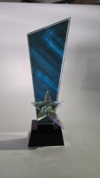 Trophée en métal moulé sous pression de haute qualité avec finition transparente en verre et cristal, logo personnalisable, design portable, thème sportif, pour employés