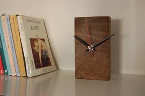 Horloge de bureau en bois artisanale, décoration d'intérieur faite à la main, horloge de table intelligente, alimentée par piles, chambre à coucher, bureau, salon, salle à manger - Product Image 2