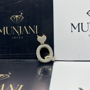 Colgante Unisex de Plata S925 con Letra Q Personalizada, Joyería Fina con Diamante Moissanite VVS, Estilo Hip Hop, Certificado IGI - Product Image 3