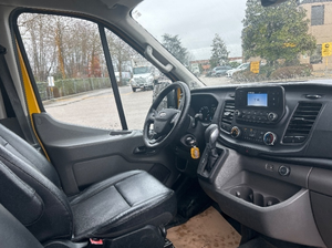 Furgoneta de Carga Ford Transit 250 2020/2021 Ligeramente Usada con Transmisión Automática 84,459 km (Furgoneta de Panel) - Product Image 4