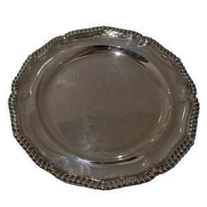 Plato de Servicio Plateado con Diseño Floral para Eventos, Platos de Latón de Grado Alimenticio para Restaurantes - Product Image 1