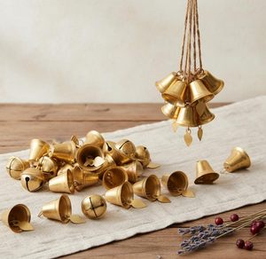Campanas Navideñas de Latón, Adornos Colgantes de Estilo Tradicional, Tamaño Mediano, Adornos Artesanales para Decoración de Árboles - Product Image 2