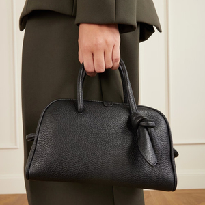Sac cabas en cuir Jacquemus demi-lune avec décoration nœud, style minimaliste pour femme, usage quotidien - Product Image 4