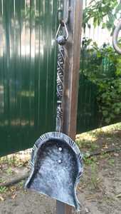 Recogedor de cenizas de metal forjado para chimenea: Decoración para el hogar con mango retorcido - Product Image 6