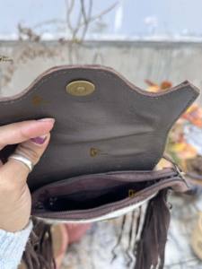 Nouveau design Sac à main pour téléphone en cuir de vachette véritable avec franges en fourrure, gravures artisanales, sac bandoulière, petits sacs, pochette de poignet, sac à bandoulière - Product Image 6