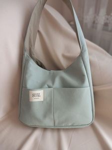 Sac à bandoulière en velours côtelé blanc Ecodari avec sangle réglable, fermeture éclair, petit sac fourre-tout simple et tendance pour un usage quotidien - Product Image 3