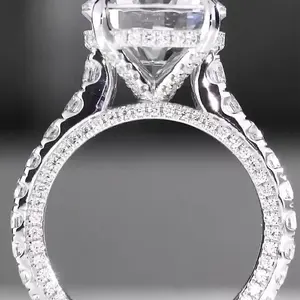 แหวนหมั้นเพชรโมอิสซาไนต์ทรงกลม 2.70 กะรัต ชุบเงินสเตอร์ลิง ประดับเพชรทิชยา - Product Image 2