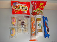 Machine à emballer horizontale de biscuits de type oreiller Gâteaux Fourchettes à bonbons Couteaux Machine à emballer multifonctionnelle de craquelins de riz Serviettes