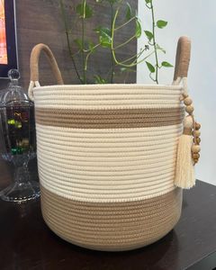 Cesta organizadora moderna para el hogar, contenedor de almacenamiento de alta gama, esencial para la decoración contemporánea, elegante cesta de almacenamiento para el hogar - Product Image 2