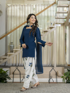 Ensemble de salwar kameez en coton romain brodé avec haut doublé et dupatta en coton Chanderi pour femmes NW 3111 - Product Image 2