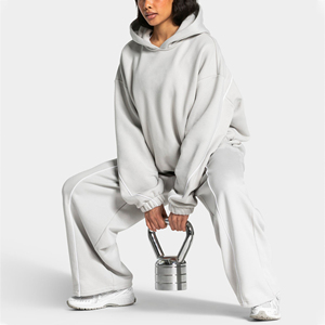 Ensemble de survêtement gris surdimensionné personnalisé pour femme avec détails contrastants – Qualité supérieure en molleton de coton : sweat à capuche et pantalon de jogging large - Product Image 1
