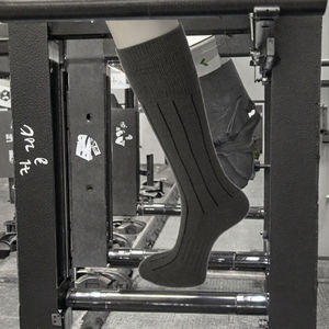 Chaussettes de sport en coton respirant pour le football et le sport, pour hommes, et chaussettes unies brodées 100 % polyester pour hommes - Product Image 3