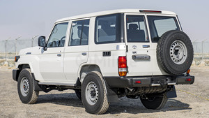 รถบรรทุกแลนด์ครุยเซอร์ LC76 ปี 2025 สภาพดี ใช้งานได้ลื่นไหล - Product Image 2