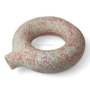 Florero de cerámica moderno con forma de donut hecho a mano hueco tamaño personalizado logotipo exquisito duradero para restaurante en casa al por mayor - Product Image 6