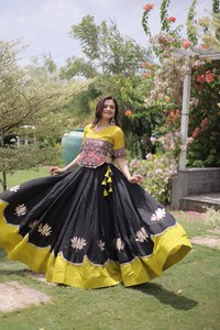 Lehenga Choli de Seda con Bordado de Loto Amarillo y Negro, Vestido Tradicional para Mujer, para Bodas y Festivales - Product Image 5