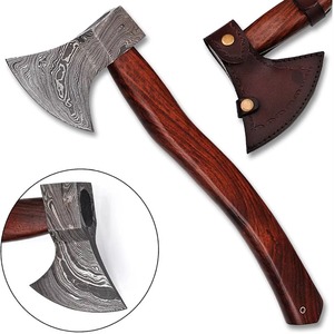 Hache en acier Damas forgée à la main avec manche en bois, pour la survie en plein air et la chasse. Hache en acier Damas à vendre à bas prix. - Product Image 2