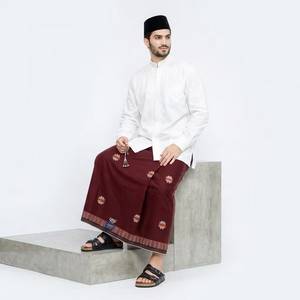 Sarong indonésien BHS Classic Gold SSJ, bas de sarong respirant pour adulte, taille unique, confortable et élégant - Product Image 2