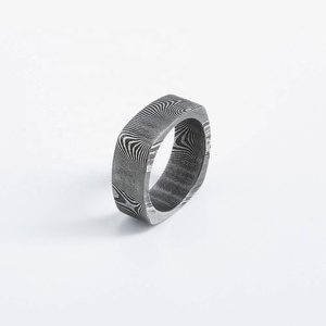 Bague en acier damas forgé avec marteau personnalisé, prix d'usine - Product Image 3