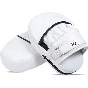 Pads d'entraînement en cuir de haute qualité avec surface incurvée et poids équilibré pour un contrôle et un confort maximum - Product Image 6