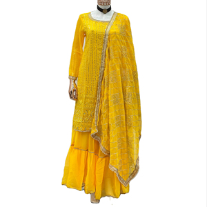 Ensemble Sharara Gharara Kurti traditionnel indien brodé pour l'hiver, en tissu Georgette, design pakistanais, vêtements ethniques sur mesure - Product Image 1