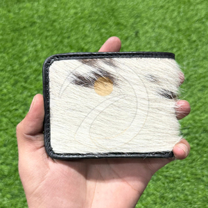 Portefeuille en cuir véritable fait main pour homme, minimaliste, avec extérieur en fourrure de vache authentique - Product Image 1