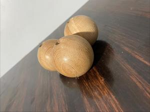 Sphère en bois de chêne naturel sur mesure, boule ronde en bois dur pour la fabrication de meubles et la menuiserie créative, enseignes murales en bois - Product Image 1
