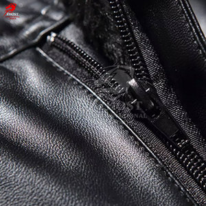 กางเกงหนังผู้ชายคุณภาพพรีเมียม เนื้อผ้านุ่ม สวมใส่สบาย เหมาะสำหรับใส่ลำลองและขี่มอเตอร์ไซค์ ทนทานใช้งานได้นาน - Product Image 5