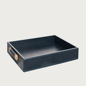 Bandeja rectangular de cuero con asas de metal, bandeja de cuero rectangular con asas de latón, bandeja de cuero de grano corrugado azul oscuro - Product Image 1