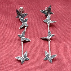 Boucles d'oreilles pendantes papillon en argent sterling 925 de luxe avec diamant bleu naturel rond, bijoux fins faits à la main, cadeau pour femme 1,62 ct - Product Image 3