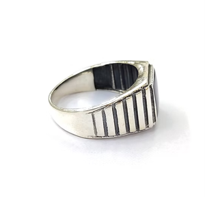 High Grade Black Onyx Men's <b>Statement</b> <b>Ring</b> 5.2 Grams Geometric Pattern Everyday & Any Occasion Wear Jewelry - Product Image 3