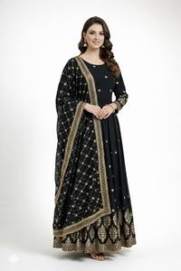 Costume Anarkali traditionnel noir pour femmes avec dupatta brodée d'or, coupe ample, longueur au sol, style indien pakistanais - Product Image 2