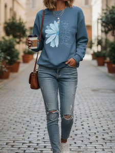 Sudadera de punto vintage de manga larga con cuello redondo, bordada y con estampado floral azul, de gran tamaño, para mujer, de Hardihood International - Product Image 6