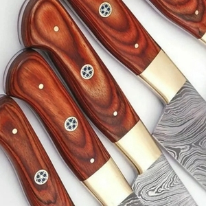 Ensemble de couteaux de chef durables en acier au carbone de haute qualité, faits à la main, cinq pièces, manches en bois, fabrication artisanale exclusive - Product Image 3