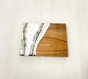 ถาดเสิร์ฟไม้กระถินณรงค์ทรงสี่เหลี่ยมหนา 1.5 ซม. ดีไซน์ทันสมัย ผลิตด้วยมือ พร้อมเรซิ่นอีพ็อกซี่ลายแม่น้ำ ใช้กับเครื่องล้างจานได้ เหมาะสำหรับเสิร์ฟชาร์คูเตอรี - Product Image 1